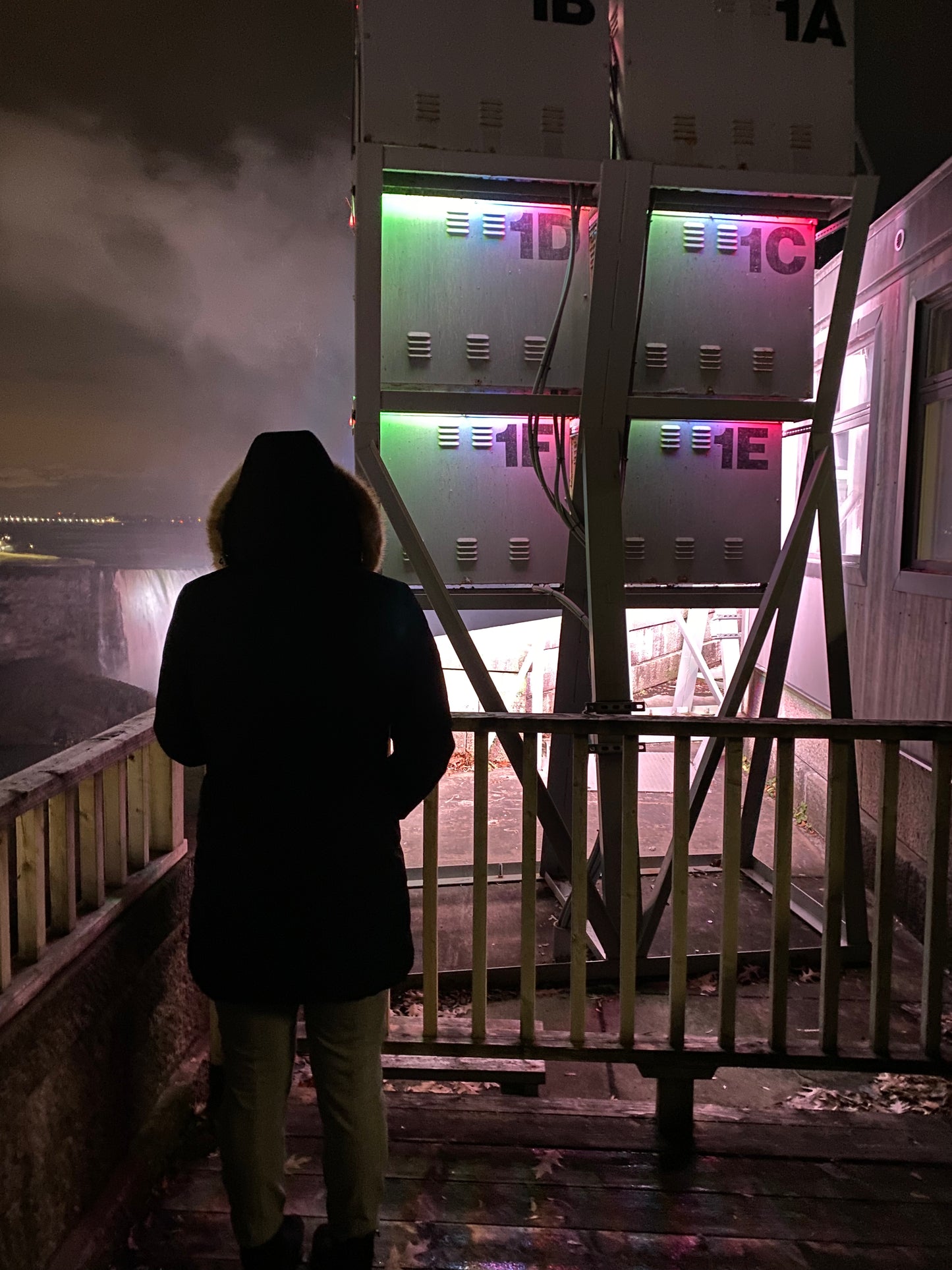 IT'S LIT! Niagara Falls at Night Private Tour